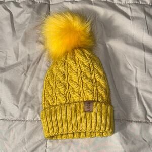 Redess Pompom Beanie Fleece Lined NWOT